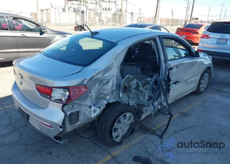 2021 Kia Rio S z USA, uszkodzony, nr VIN 3KPA24AD9ME371128